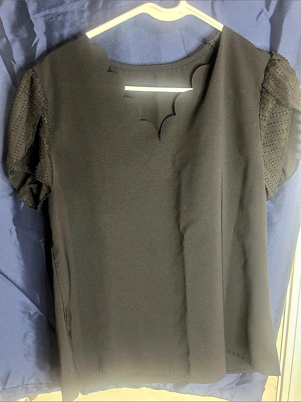 SHEIN Puff Sleeve Blouse in Black Size Medium Like New